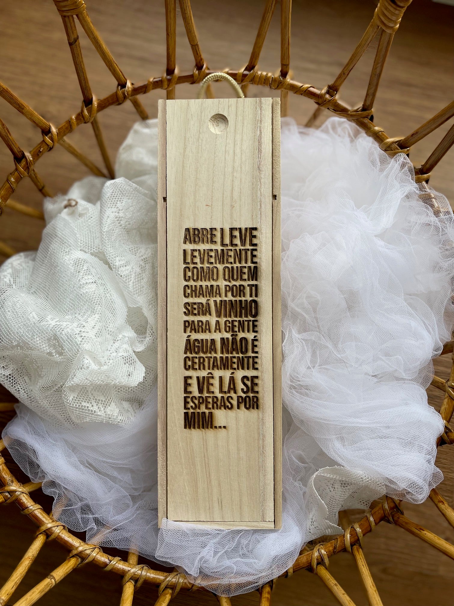 Caixa de Vinho em madeira